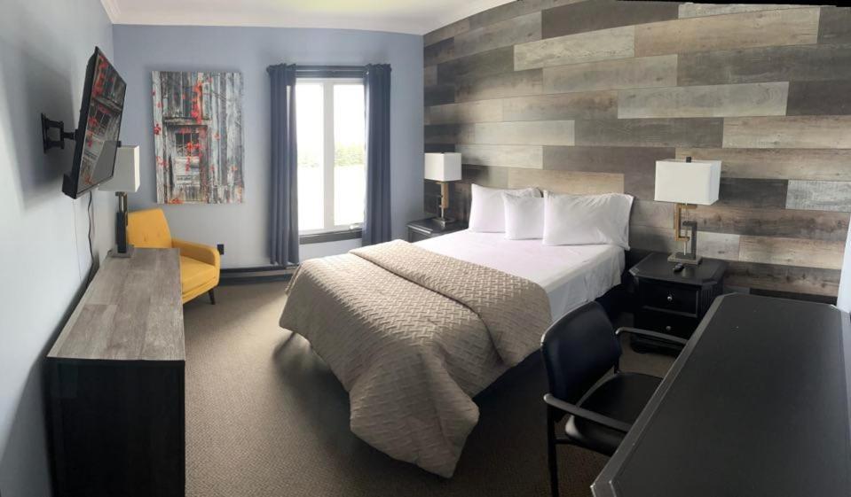 Acadian Hotel Stephenville 外观 照片